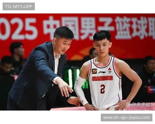 喜欢足球的CBA球员名单：篮球场上的足球迷与运动员